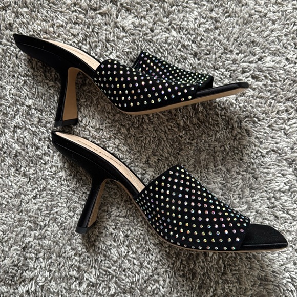 Heels new never worn - Picture 2 of 4